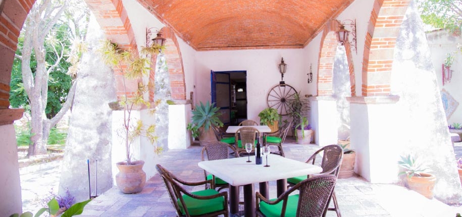 Interior con arcos